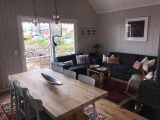 Nora's Waterfront Cabin - Svolvær - 3