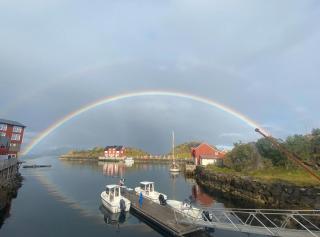 Amazing waterfront rorbu (free car-charging) - Stamsund - 0