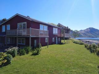 Fredvang Seahouse, Apartment B - 0