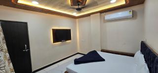 Hotel Shivnandani - 2