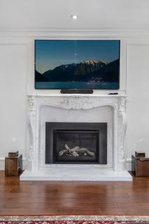 Elegant West Vancouver Estate with Ocean Views - West Vancouver - 3