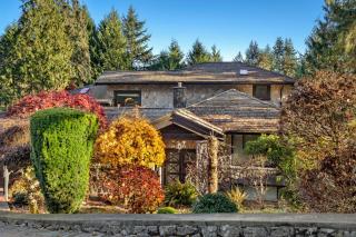 Elegant West Vancouver Estate with Ocean Views - West Vancouver - 6