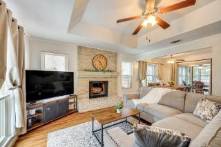 3 Mi to Randolph AFB Family Home with Poker Table! - San Antonio - 9