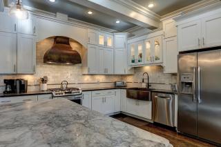 New Listing 5 BR Luxury Beach Home w Private Pool Three Master Suites Granite - Hilton Head Island - 1
