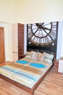 Frank & Fang Apartments - 6