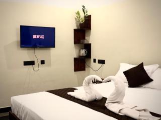 DIVINE BEACH INN - The sea shore hotel - 7