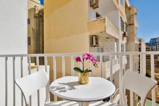 Sliema Modern Duplex Penthouse with Jacuzzi - Sliema - 7
