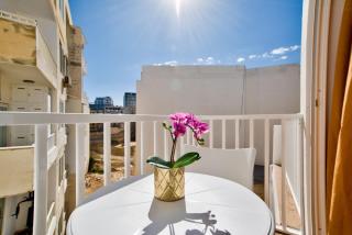 Sliema Modern Duplex Penthouse with Jacuzzi - Sliema - 8
