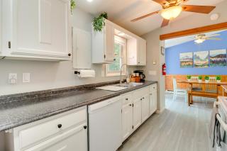 Community Pools and Hot Tub Albrightsville Cottage! - 2