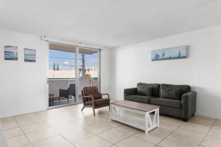 Bay Harbor Sunset Apt 4A - Miami Beach - 9