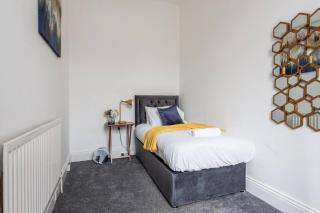Newly Renovated 3br House Near Hospital & Uni - Sunderland - 7