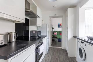 Newly Renovated 3br House Near Hospital & Uni - Sunderland - 3