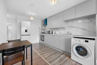 Urban Comfort Stylish 3br 2bath With Free Parking - 3