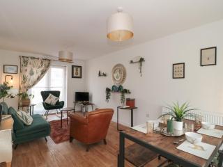 Cotswold Outlet Coach House - 2