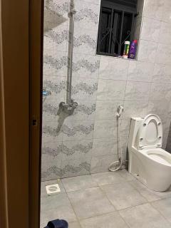 Spacious haven with a lake view - - 4