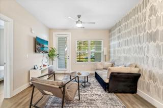 Private Full Modern King Suite, Resort Amenities & Great Pool - Orlando - 0