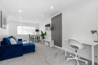 Staines House-3bed-Sleeps7- FreeP-Close to Airport - Staines - 4
