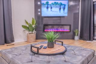 6 Bedroom Modern Escape in Horseshoe, Pool and Hot tub - Coldwater - 9