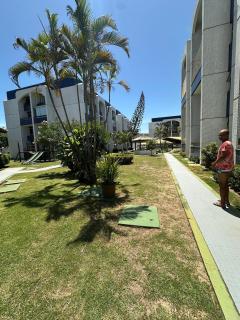 Apartamento aconchegante com 2 quartos com ar-condicionado à 500 metros da praia para você descansar - Lauro de Freitas - 5