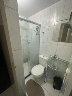 Apartamento aconchegante com 2 quartos com ar-condicionado à 500 metros da praia para você descansar - Lauro de Freitas - 3