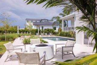 Brand New & Private Pool - Palmgale House - 6