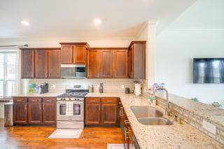 22 Mi to Dtwn Houston Spacious Baytown Home! - Baytown - 2