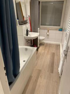 Monteurwohnung und Ferienwohnung Philippsburg - Filisburgo - 1