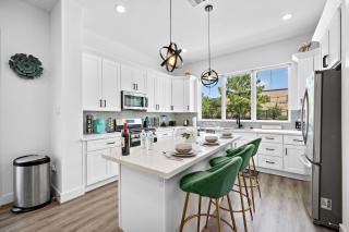 Cozy Home Near MedCenter, Uptown, & Downtown - Houston - 7