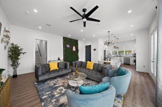 Luxury Home Near Med Center, Uptown & Downtown - Houston - 0