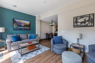Newly Renovated Rocky Mountain Canmore Chalet - 5