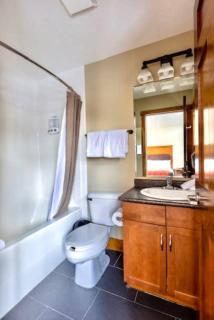 212 Canmore Chalet With Beautiful Mountain Views - 5