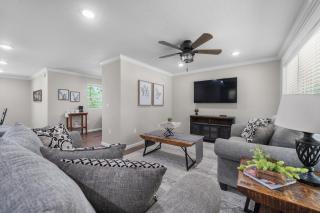 Nordin's LakeHouse, Lakefront Hideaway on Delaware Bay Sleeps 10 - Dardanelle - 7