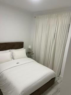 Amadora Flat 4 - 4
