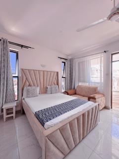 Kheyre Nyali Ocean View Studio Apartments - 3