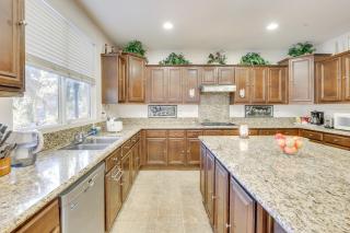 Pool and Hot Tub Access Spacious Home in Temecula! - Temecula - 4