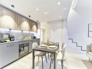Hyper Centre - Charming duplex - Luxury - Reversible air conditioning - 10 mins from Place MASSENA - 5