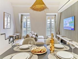 Hyper Centre - Charming duplex - Luxury - Reversible air conditioning - 10 mins from Place MASSENA - 2
