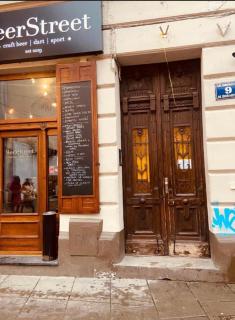 Beer Street Apartment - 4