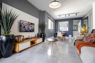 DGE92 - Elegante, 2 Dorm, Churrasqueira na Sacada - Balneário Camboriú - 0
