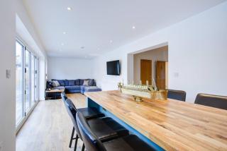 Charming 4 Bedroom Retreat In Upscale Brentwood - Brentwood - 8