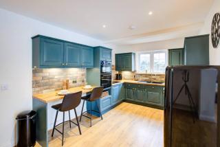 Charming 4 Bedroom Retreat In Upscale Brentwood - Brentwood - 1
