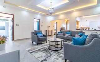 Emerald by Skyline Villa - - 6