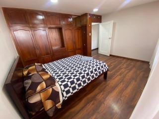 Gigante departamento para 10 personas con dos parqueaderos - Cuenca - 6