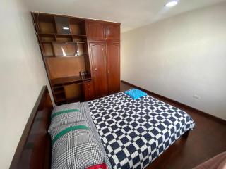 Gigante departamento para 10 personas con dos parqueaderos - Cuenca - 5