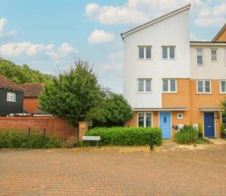 Colchester Retreat 4br 2bath Ample Street Parking - Lexden - 9