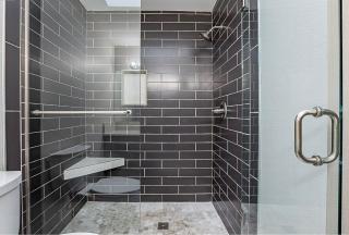 Spacious 4-bedroom home with outdoor deck - 5