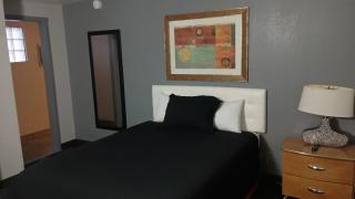 Econo Inn - 9