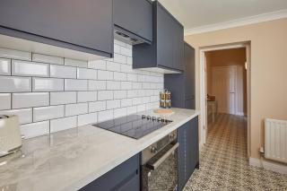 Vibrant 3br Coastal Haven Near South Shields Beach - South Shields - 1