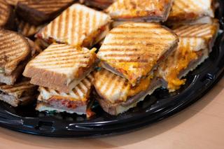 KingstonStays Spacious Historic Downtown Stableman's House Loft - 2