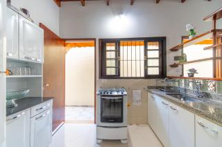 Casa Gomes com 3 suítes e ar-condicionado até 12 pessoas em Ubatuba Itaguá - 9